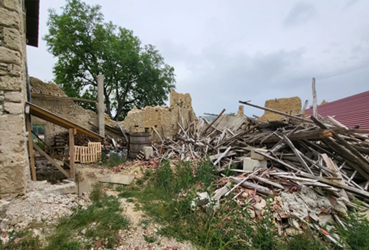 Infiltrations et effondrement d'une maison individuelle à Serre Nerpol (38470)